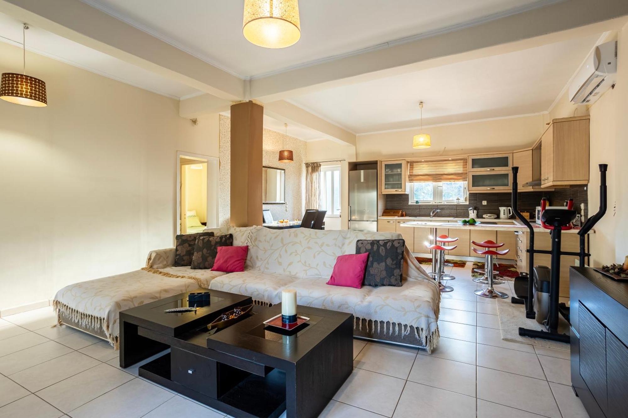 Kalamata'S Sunny Retreat Near The Historic Center Exterior foto