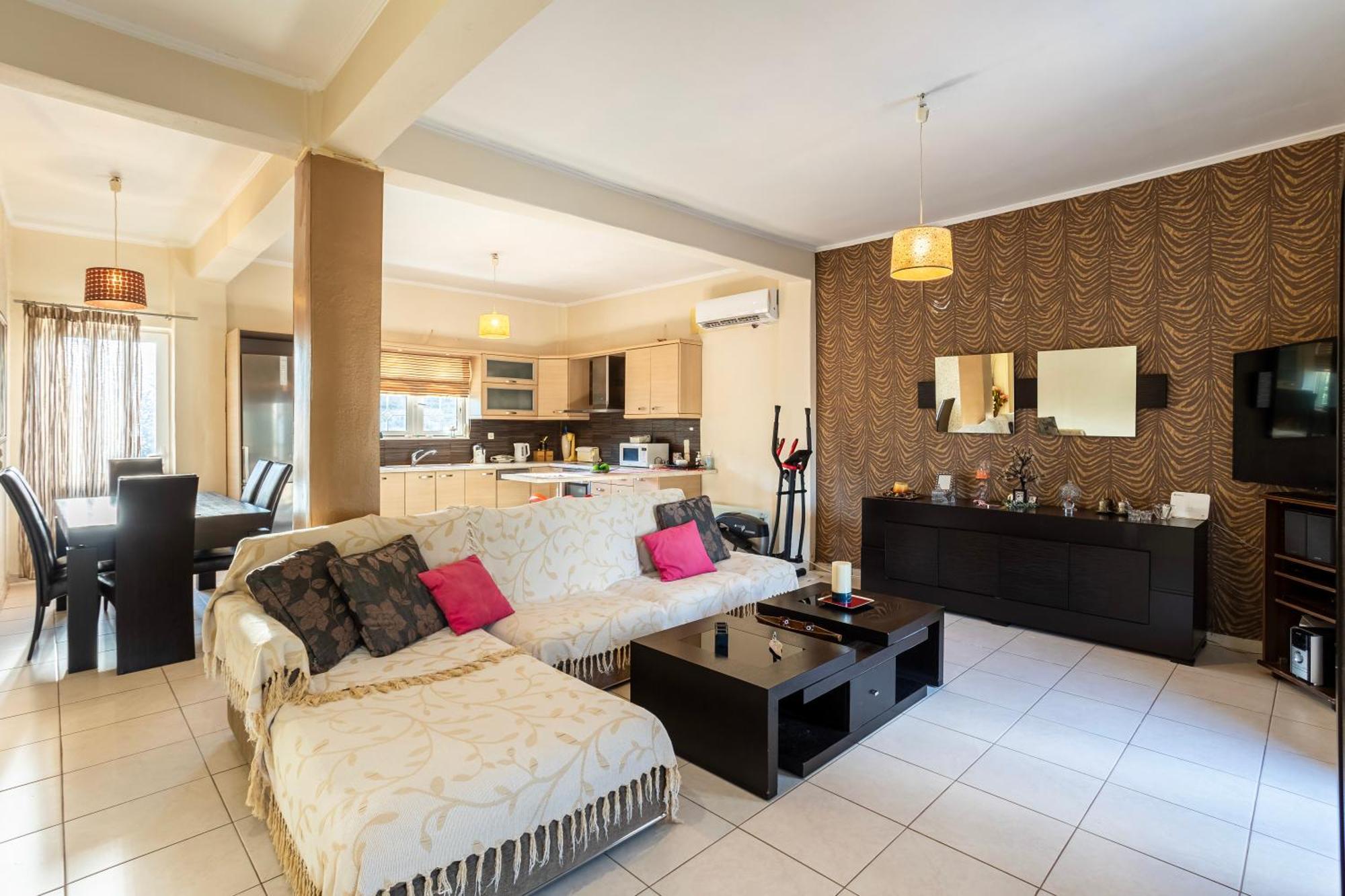 Kalamata'S Sunny Retreat Near The Historic Center Exterior foto