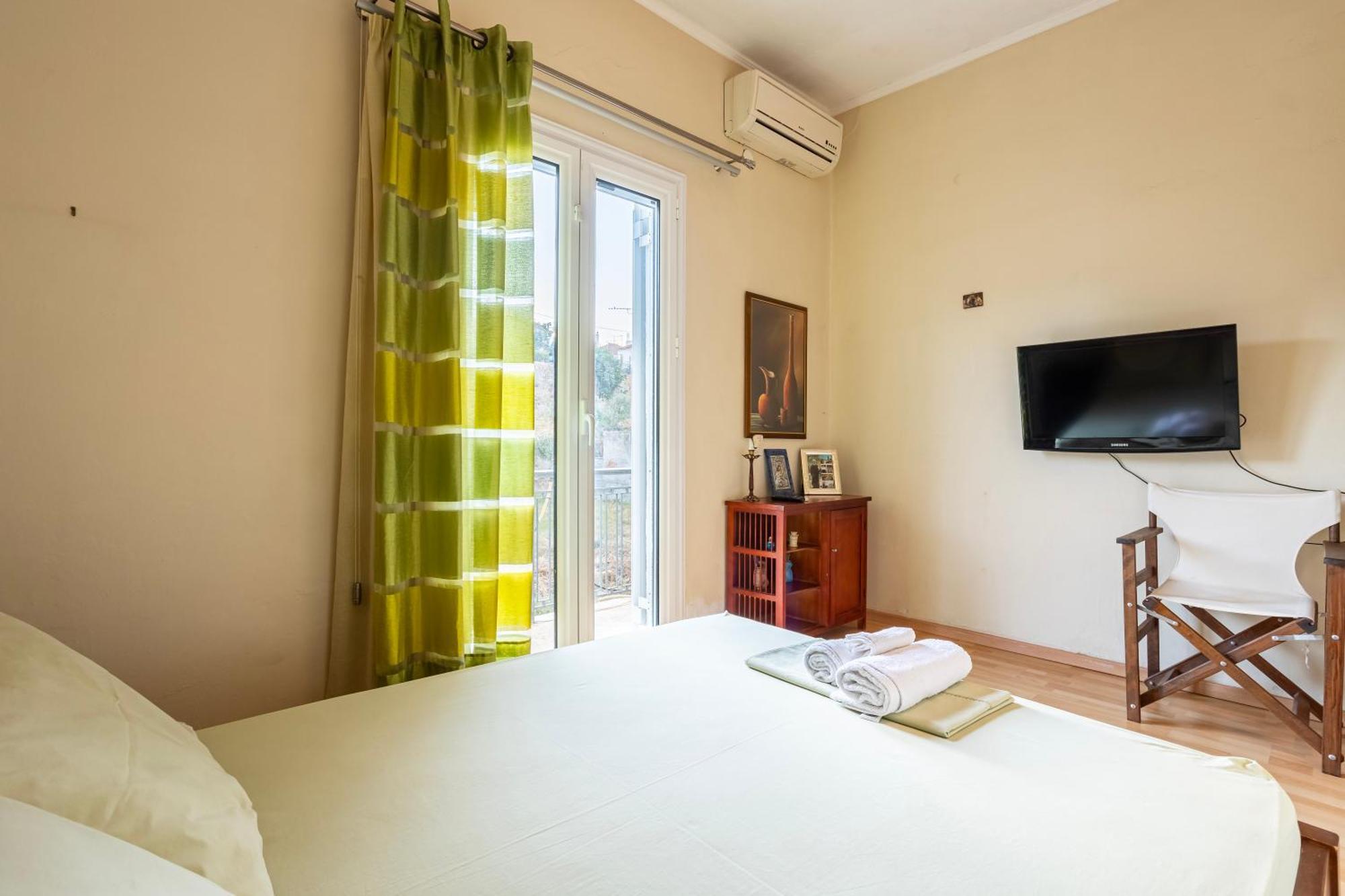 Kalamata'S Sunny Retreat Near The Historic Center Exterior foto