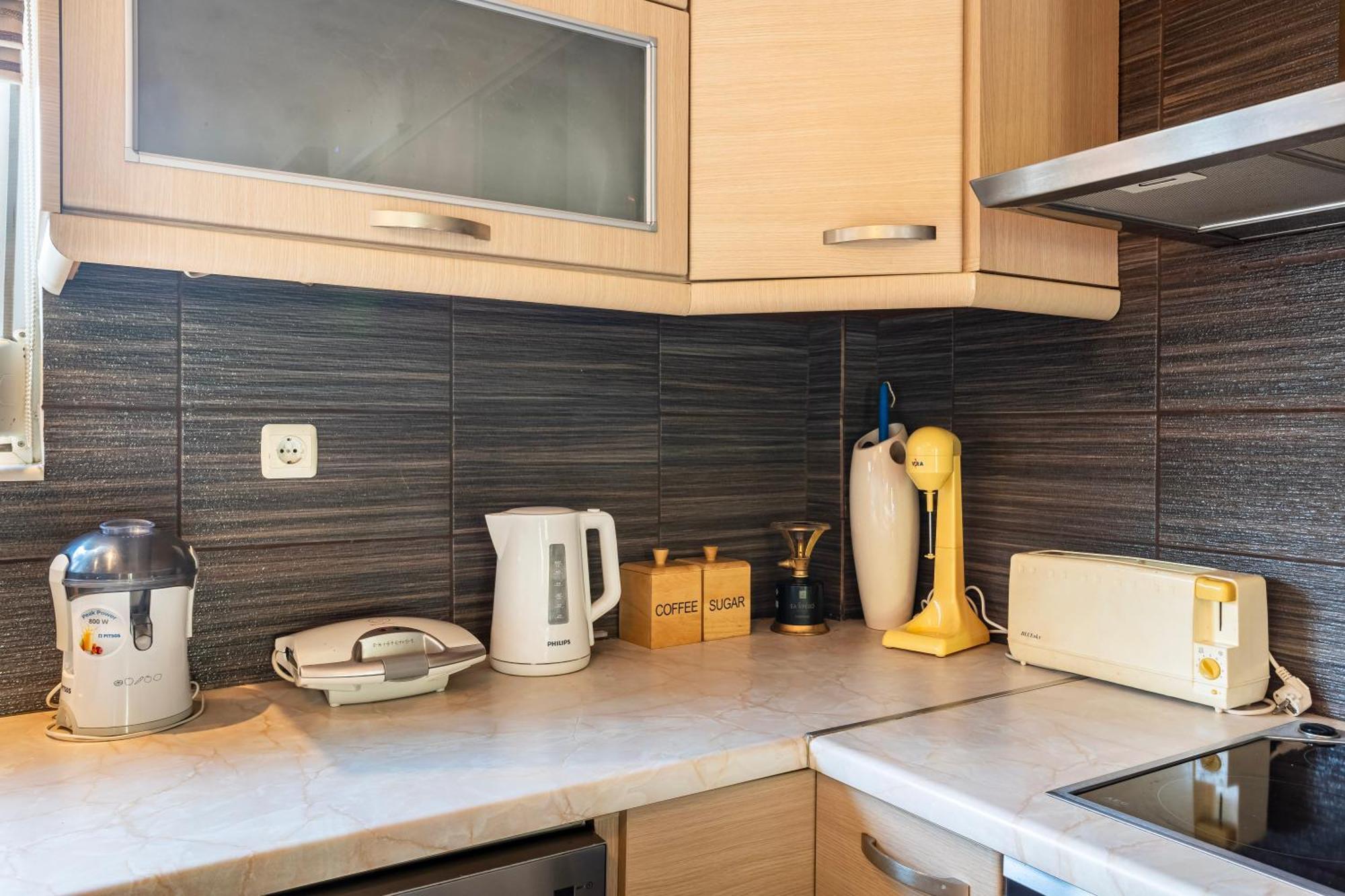 Kalamata'S Sunny Retreat Near The Historic Center Exterior foto